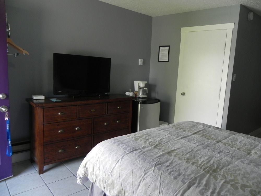 Naramata Courtyard Suites Exterior foto